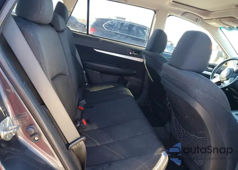 2010 Subaru Outback 2.5I Premium z USA, uszkodzony, nr VIN 4S4BRCHC7A3340398